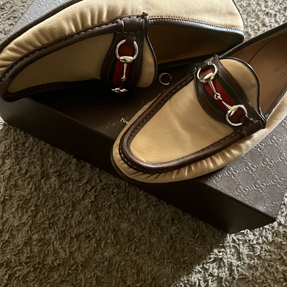 Nice looking rear Gucci. Normal wear. main image 4